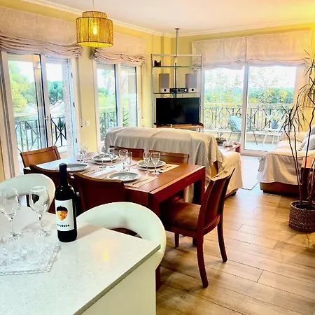 Seahomes Vacations - Nautic Maritime Apartment *